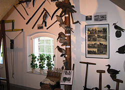 Dorfmuseum in der Haltestelle Holtgast