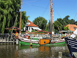 Historischer Segler Hafen Carolinensiel